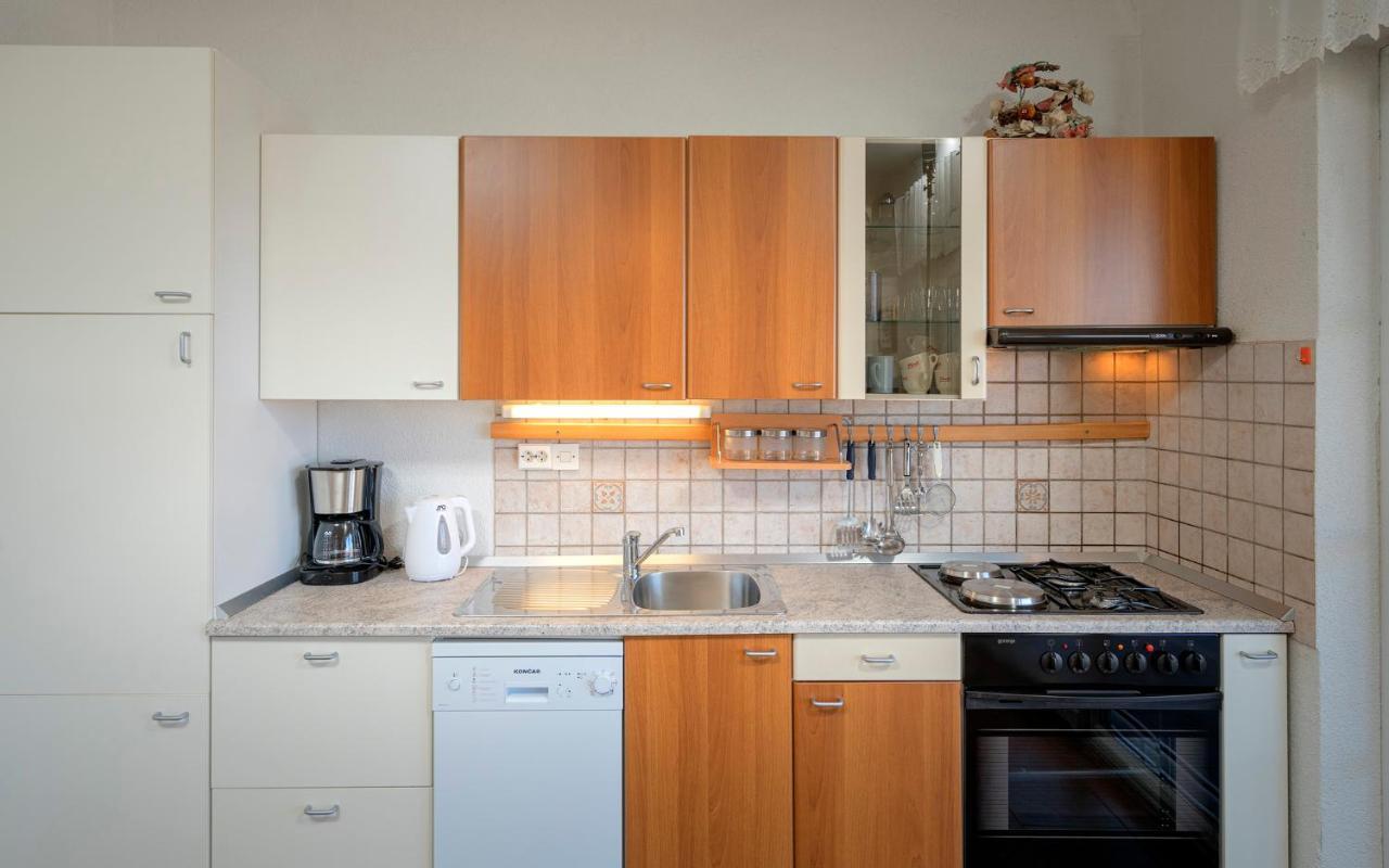 Apartment Nela Kalina Jelsa (Hvar)